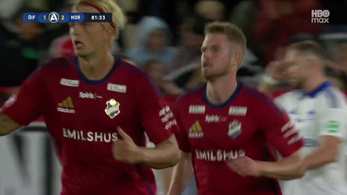Efter en hel del kalabalik framför Norrköpingsmålet reducerar ändå Magnus Christensen matchen till 1-2 för Öster! 🔴🔵 📲 Se matchen på HBO Max