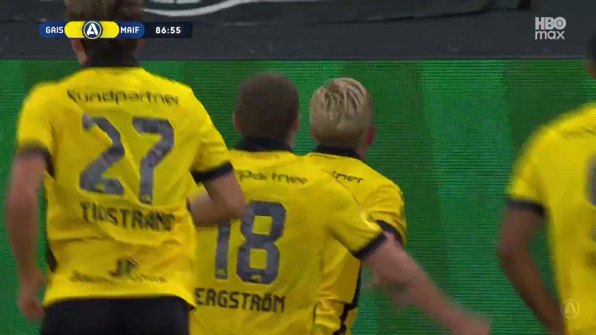 2-0 till Mjällby! Kraftpaketet Herman Johansson dyker upp vid bortre och trycker in utökningen mot GAIS 🟡⚫ 📲 Se matchen på HBO Max