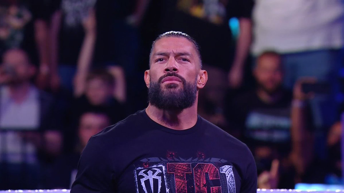 🎶 ROMAN... ROMAN REIGNSSSS! 🎶 🎶 ROMAN... ROMAN REIGNSSSSSSS! 🎶 #WWERaw