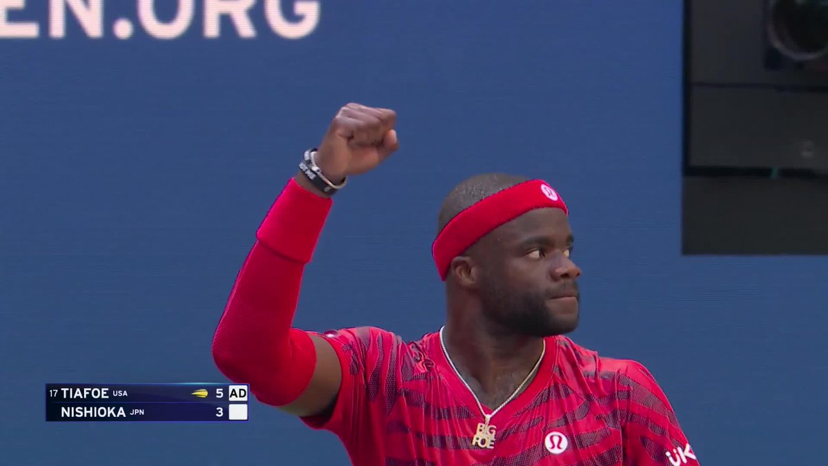 Frances Tiafoe seals the opening set in some style!