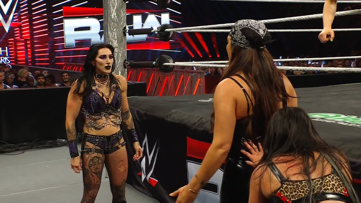 Roxanne came READY for Mami! 😤 #WWERaw