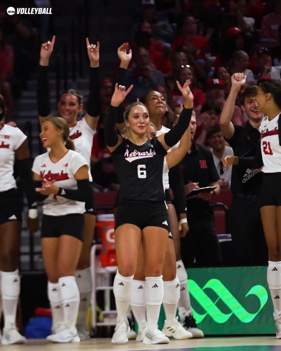 There's nothing better 🤩 #NCAAWVB