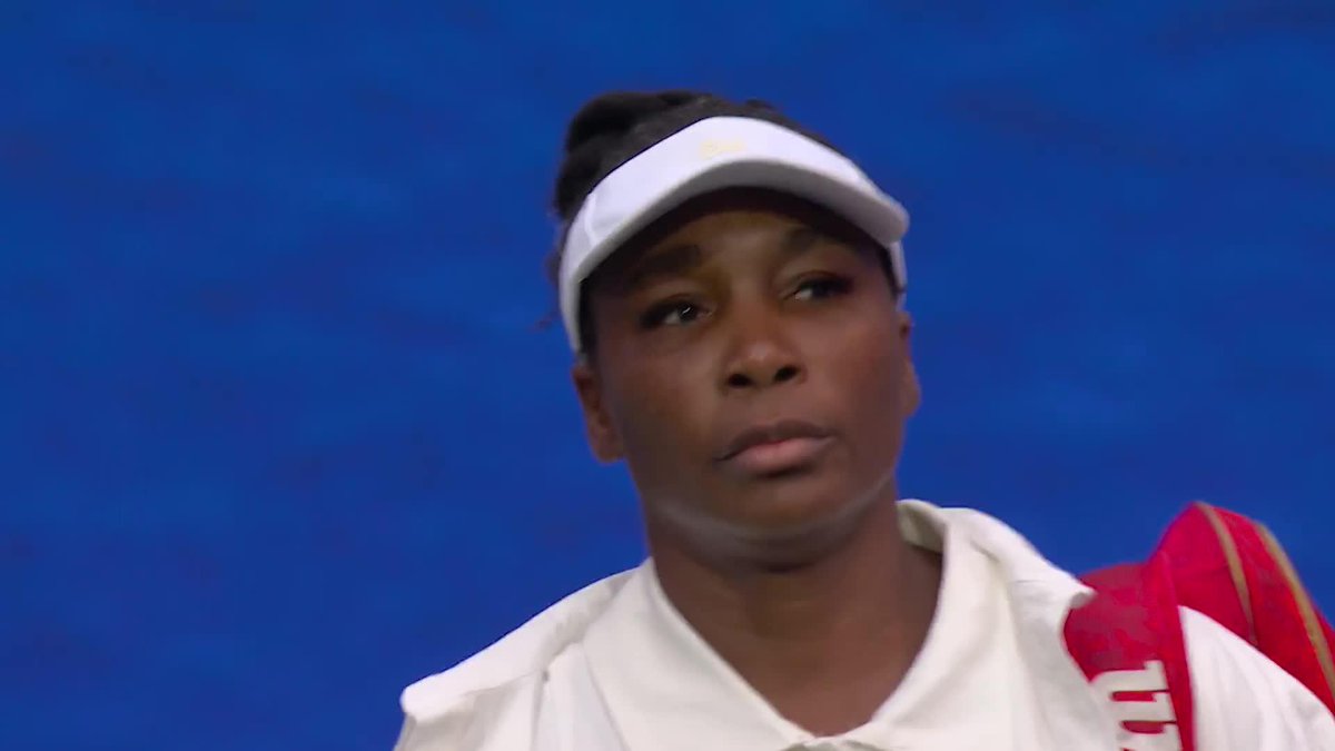 Venus Williams steps on court to play her first Grand Slam match since the U.S. Open in 2023. This is her 94th Grand Slam appearance… more than any woman in the Open Era. 45 years old. What an honor to watch her make this walk another time. 🇺🇸❤️
