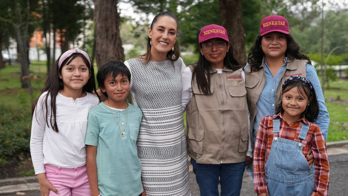 Hoy, 82 por ciento de las familias mexicanas reciben presupuesto directo a través de los Programas para el Bienestar. Somos un gobierno para el pueblo. La transformación avanza.