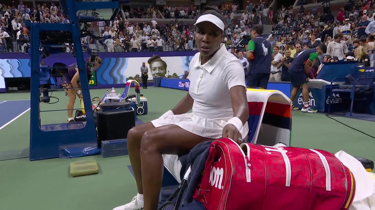 She is the moment! In her 25th US Open, Venus Williams is one set away from Round 2.