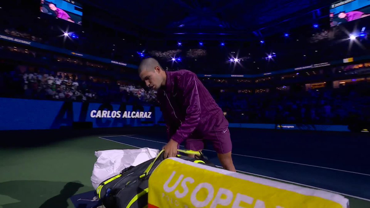 There's a buzz in Ashe for this one! Carlos Alcaraz takes on Reilly Opelka.