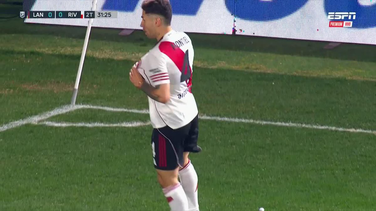 CACHETE ⚽️💪 Centro de Juanfer al segundo palo, la baja Galoppo y define Montiel para poner el 1-0 frente a Lanús 💥