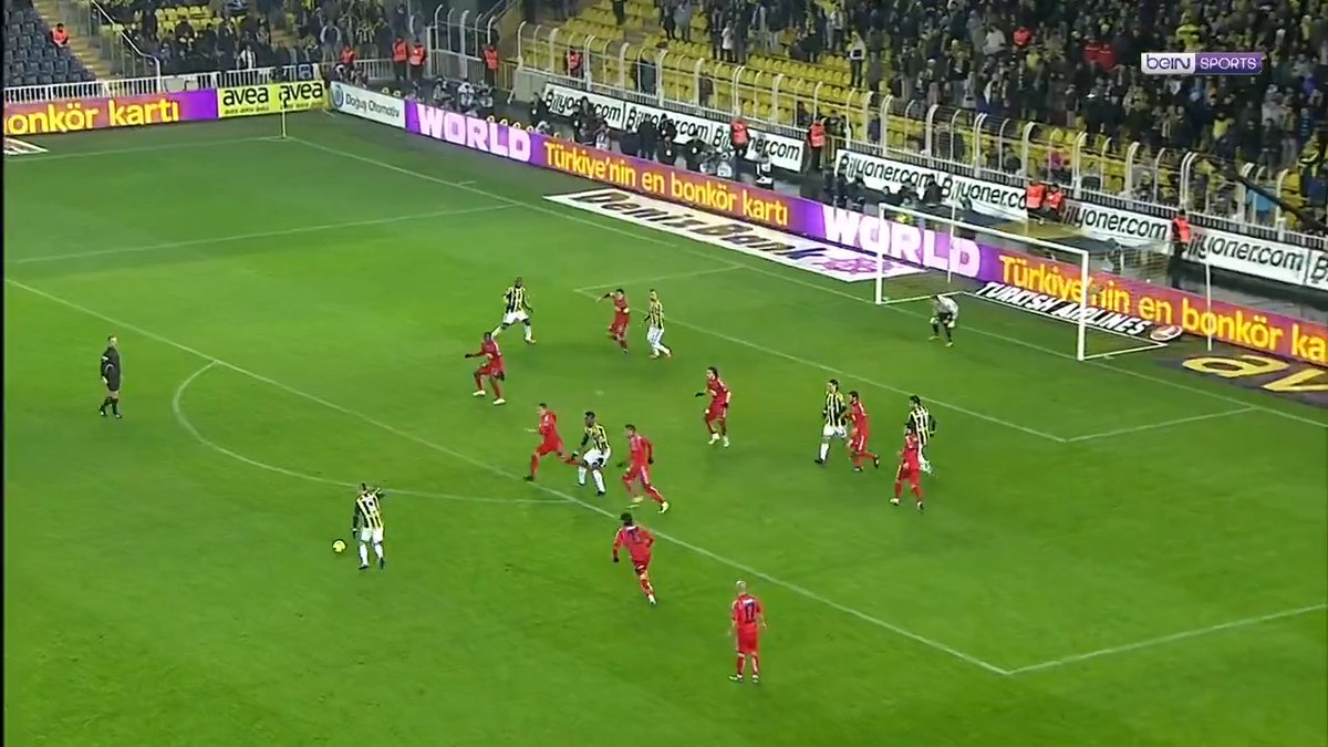 Soğuk bir Kadıköy akşamı… Miroslav Stoch’un sol ayağından çıkan o harika gol 🎯 Şimdi olsa, sence oyundaki değeri ne kadar olurdu❓