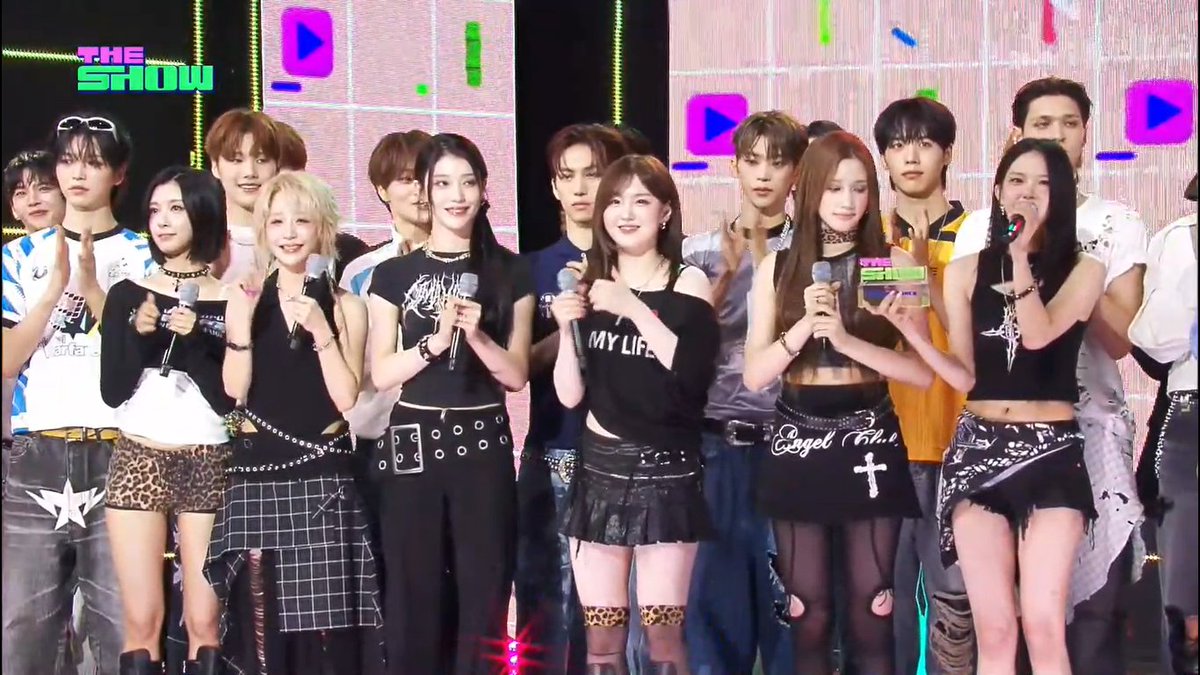 🏆 Kep1er (Kep1er) won first place on this week's The Show, securing the 1st win for “BUBBLE GUM” – Congratulations! 🥳 #BUBBLEGUM1stWin #Kep1er7thWin #Kep1er #케플러 #ケプラー #BUBBLE_GUM (250826)