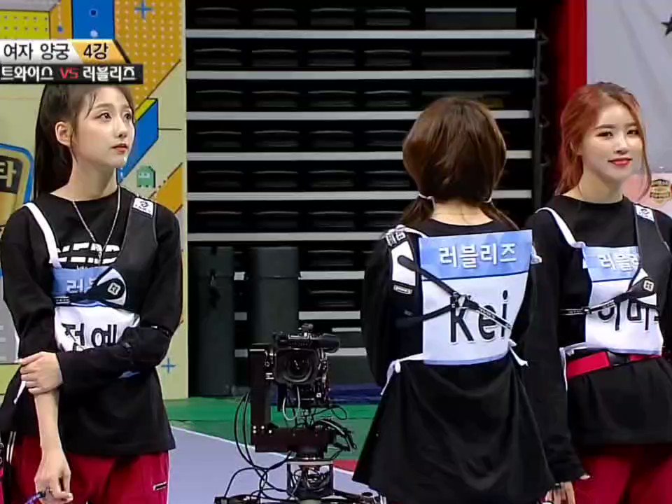 When School Meal Club confidently entering the archery scene wearing suits from The Hunger Games only for them to lose every game and leave early