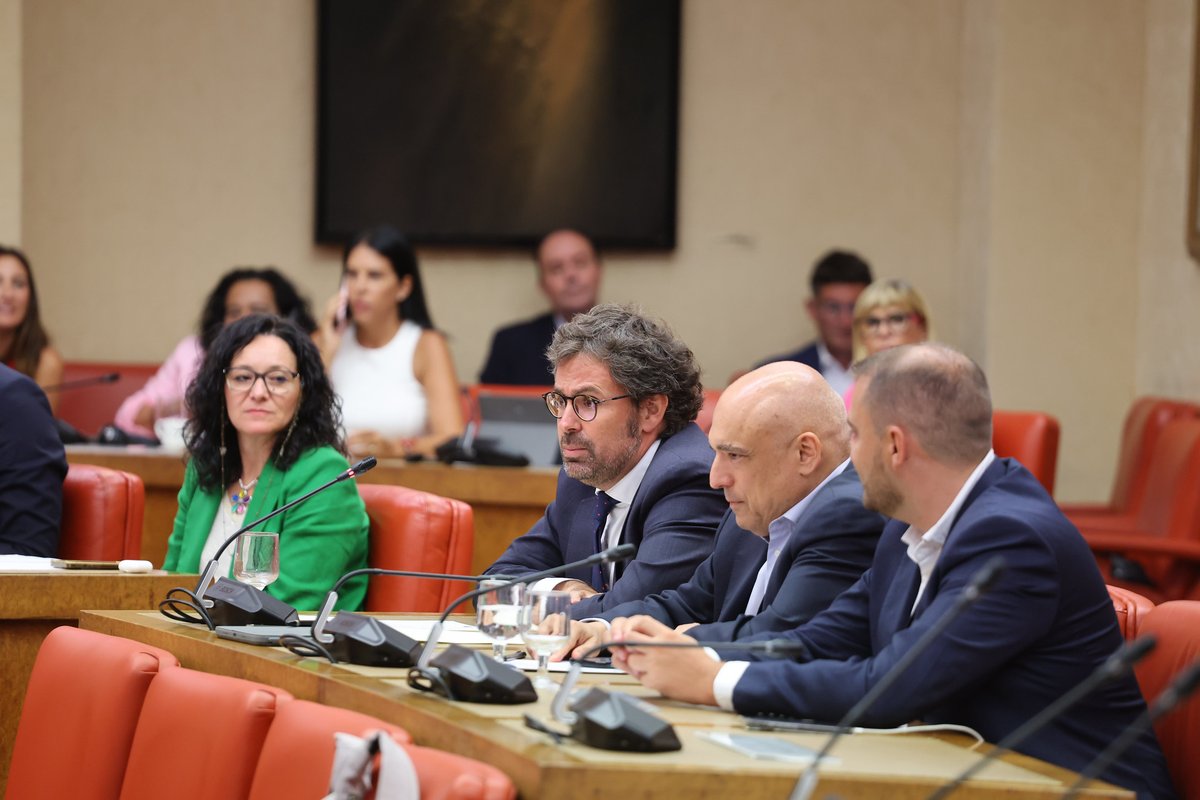 SITEL es un sistema cerrado custodiado por la Policía Nacional y la Guardia Civil. Huawei no gestiona ni un solo dato. 🖊️ En el Partido Popular lo saben, pero han inventado un relato de espionaje internacional. Han exagerado y han perdido la credibilidad. 🗣️ Vicente Montávez