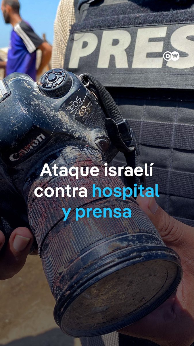 Ataque israelí a un hospital mata al menos a 20 personas El doble ataque del Ejército de #Israel contra el hospital #Nasser en el sur de la Franja de #Gaza, que dejó cinco periodistas fallecidos, desató una ola de condenas por parte de varios países, organismos internacionales y ONGs. El Comité para la Protección de Periodistas señala que Israel ha matado a casi 200 periodistas desde el inicio de la guerra en Gaza tras los atentados terroristas de #Hamás contra Israel en octubre de 2023.