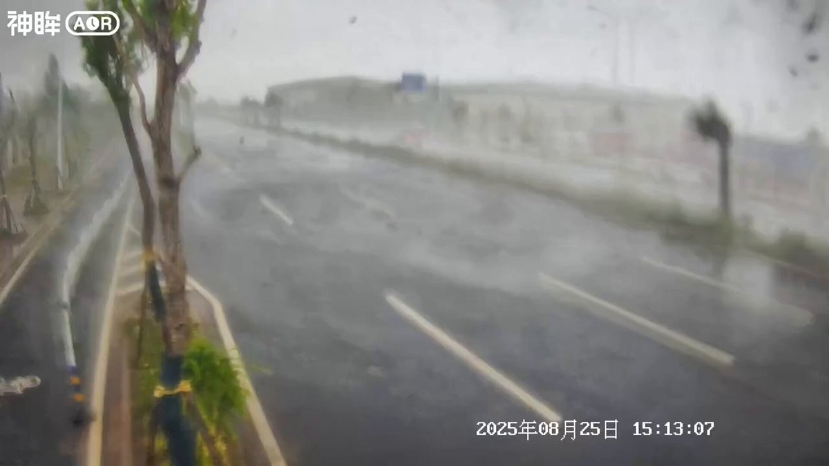 CCTV captures two views of a tornado that passed through Danzhou, Hainan in China yesterday...🌪️ Via: Jim