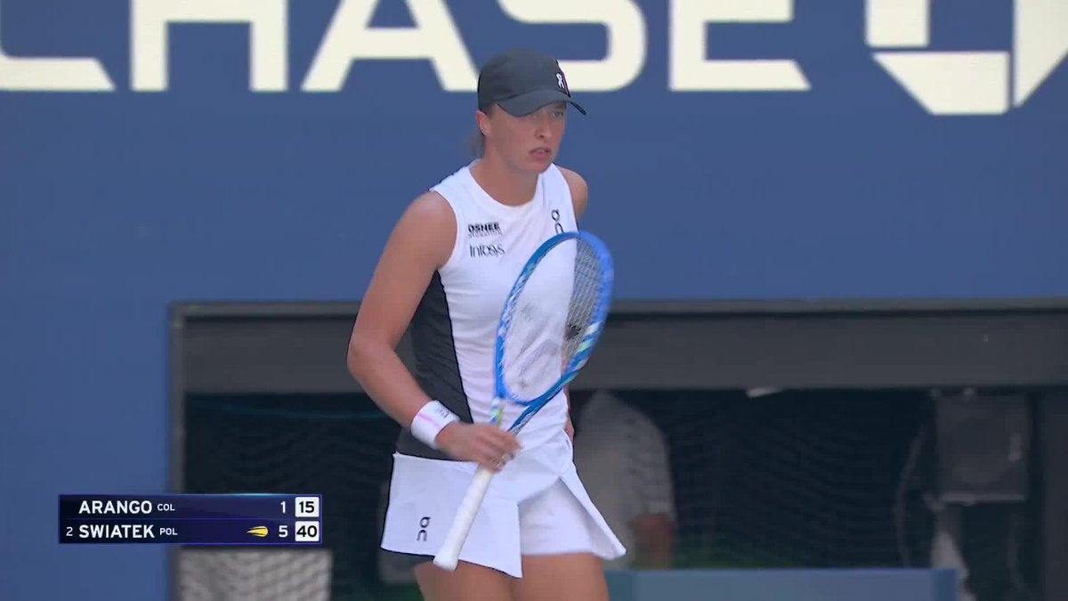 An impeccable Iga Swiatek captures the first set in 26 minutes!