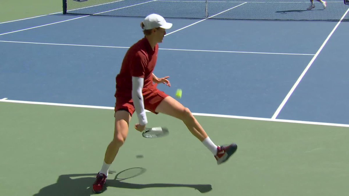 Jannik Tweener 🥵 A little bit of flash from the world No.1!