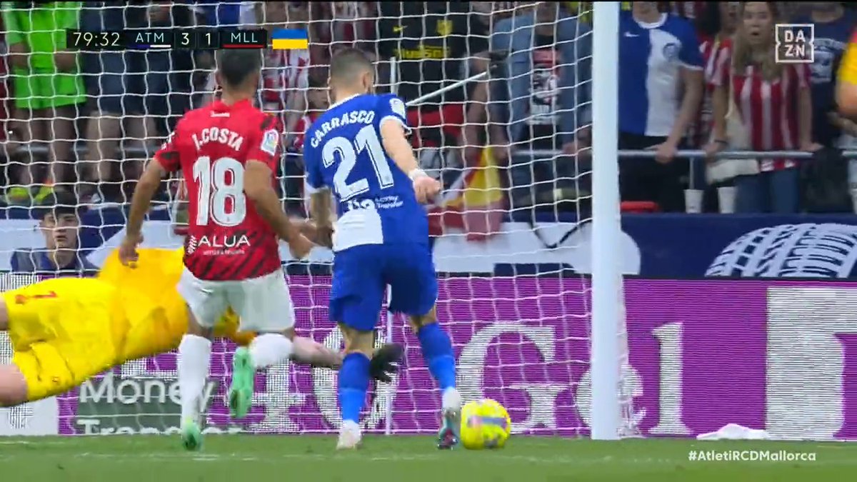 2 años medio retirado lleva en Arabia. En unos días cumple 32 años, pero nadie ha vuelto a marcar un gol como este desde que se fue Carrasco.