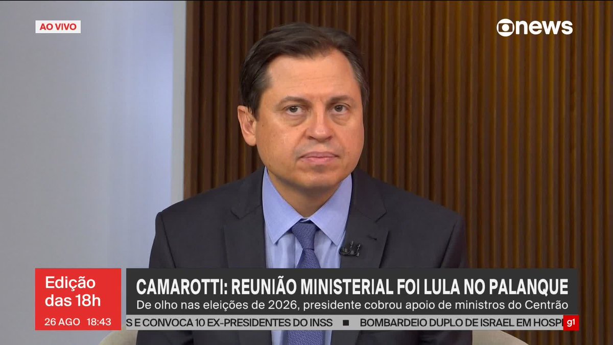 “Lula está em palanque já não é de hoje, e agora ele tem um novo mote. Antes era ‘ricos contra os pobres’, divisionista e muito ruim para o país, então ele achou um mote melhor. A surpresa é levar o palanque para dentro de símbolos oficiais. (...) É do jogo histórico a oposição antecipar a eleição, mas o governo não, porque aí está dando gás exatamente para o debate da oposição. Lula está fazendo isso, e botando boné. Isso vulgariza o Palácio do Planalto. Era uma reunião ministerial, uma reunião para mandar recados políticos, não recados eleitorais. Lula está usando aquela sala, que tem símbolos da República, com bonezinho de campanha. Não acho isso um bom sinal”, diz Gerson Camarotti sobre o presidente Lula na reunião ministerial em que puxou a orelha de ministros do centrão que não defendem o governo; pediu cassação para Eduardo Bolsonaro, chamado de “traidor da pátria”; e defendeu a regulamentação das big techs no Brasil. ➡ Assista ao #Edição18: #GloboNews