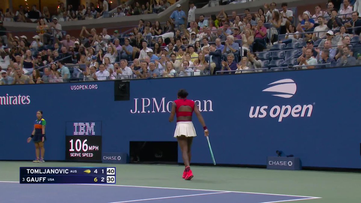 .Coco Gauff going down the line! 🔥