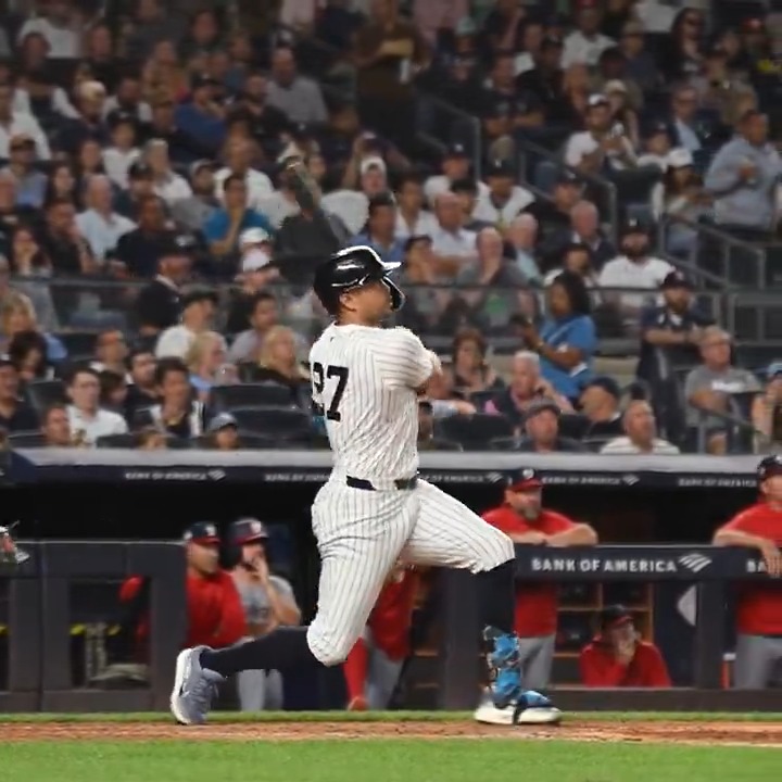 The New York Yankees have scored 5 runs. Giancarlo Stanton is responsible for all of them 💪