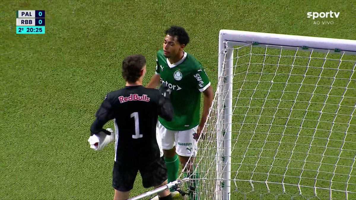 Teve provocação e início de treta antes do pênalti em Palmeiras x Bragantino, final do Brasileiro Sub-20. Na cobrança, Thalys isolou, e placar foi mantido em 0 a 0.