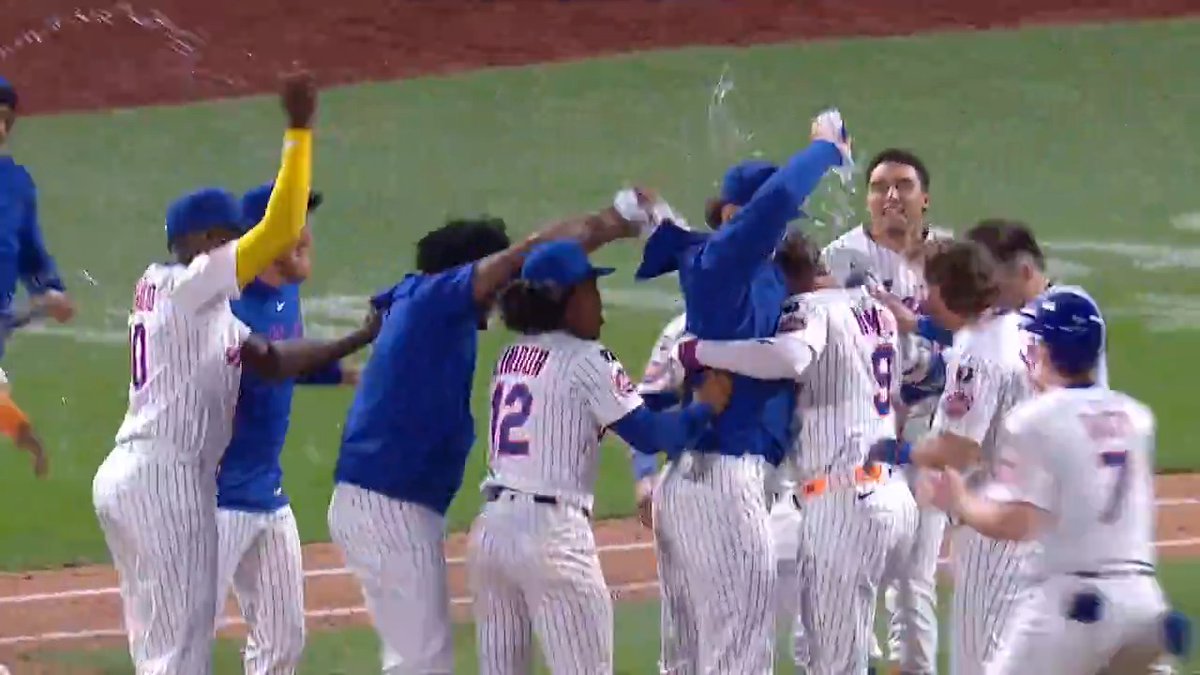 Brandon Nimmo delivers a #walkoff hit for the New York Mets!