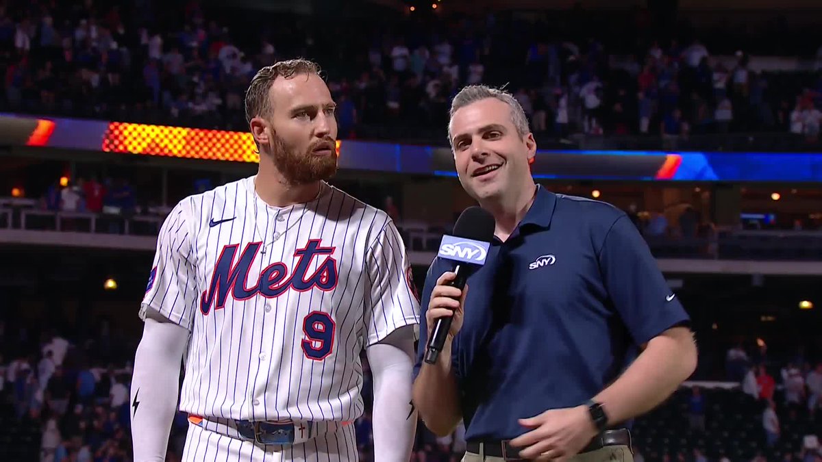 Brandon Nimmo catches up with Steve Gelbs after hitting a walk-off to lead the Mets to a win over the Phillies!