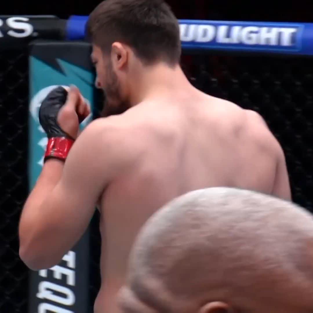 🇹🇷 Abdul Rakhman Yakhyaev, rakibini ilk rauntta nakavt etti ve UFC kontratı kazandı! Abdul Rakhman Yakhyaev, Türkiye’yi temsil ediyor! UFC’de anlık olarak Türkiye’yi temsil eden ikinci dövüşçü olacak!