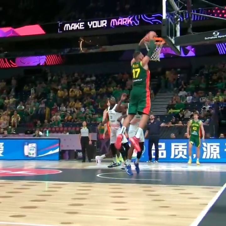 🔁 ON REPEAT 🔁 This Jokubaitis - Valanciunas connection is AUTOMATIC! #EuroBasket