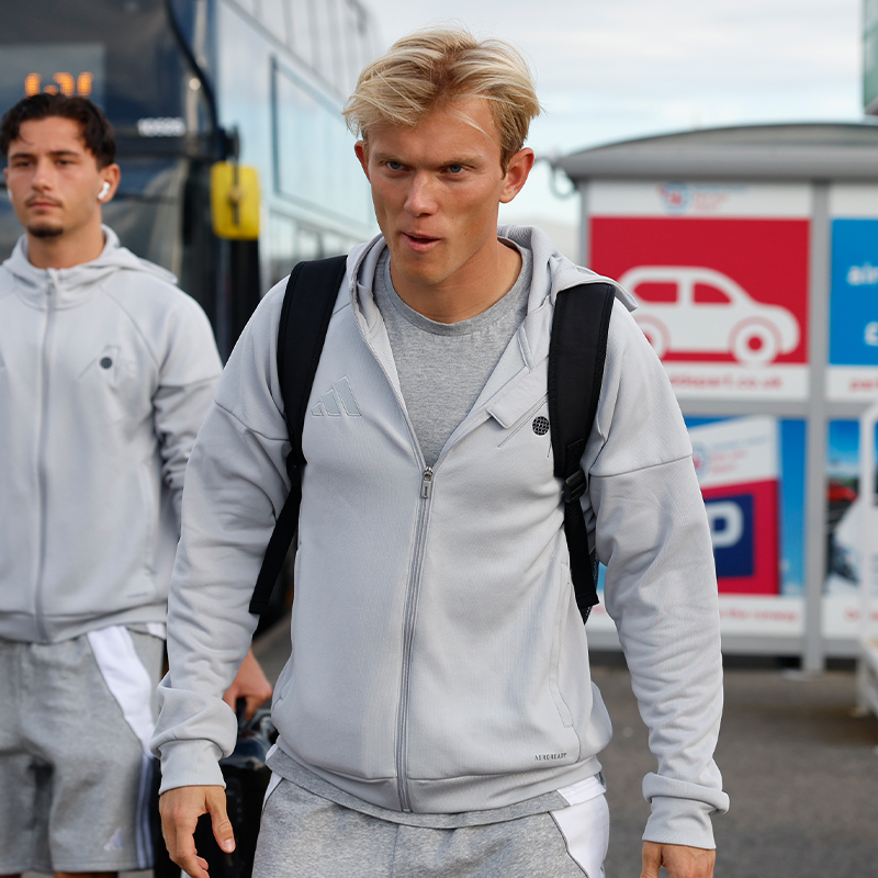 Bucharest Arrivals: Aberdeen FC 🛬