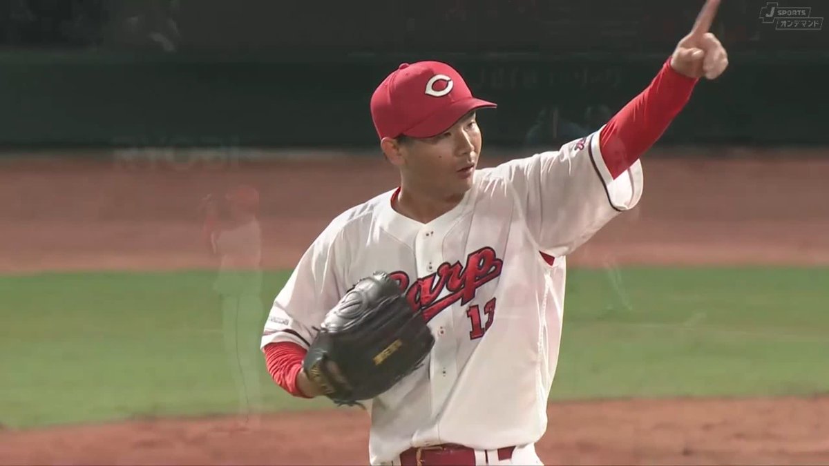 ⚾9回表⚾ この回から #矢野雅哉 三遊間に飛んだ打球を期待通りに捌く💥 広島3-2巨人 J SPORTSオンデマンド LIVE配信中✨