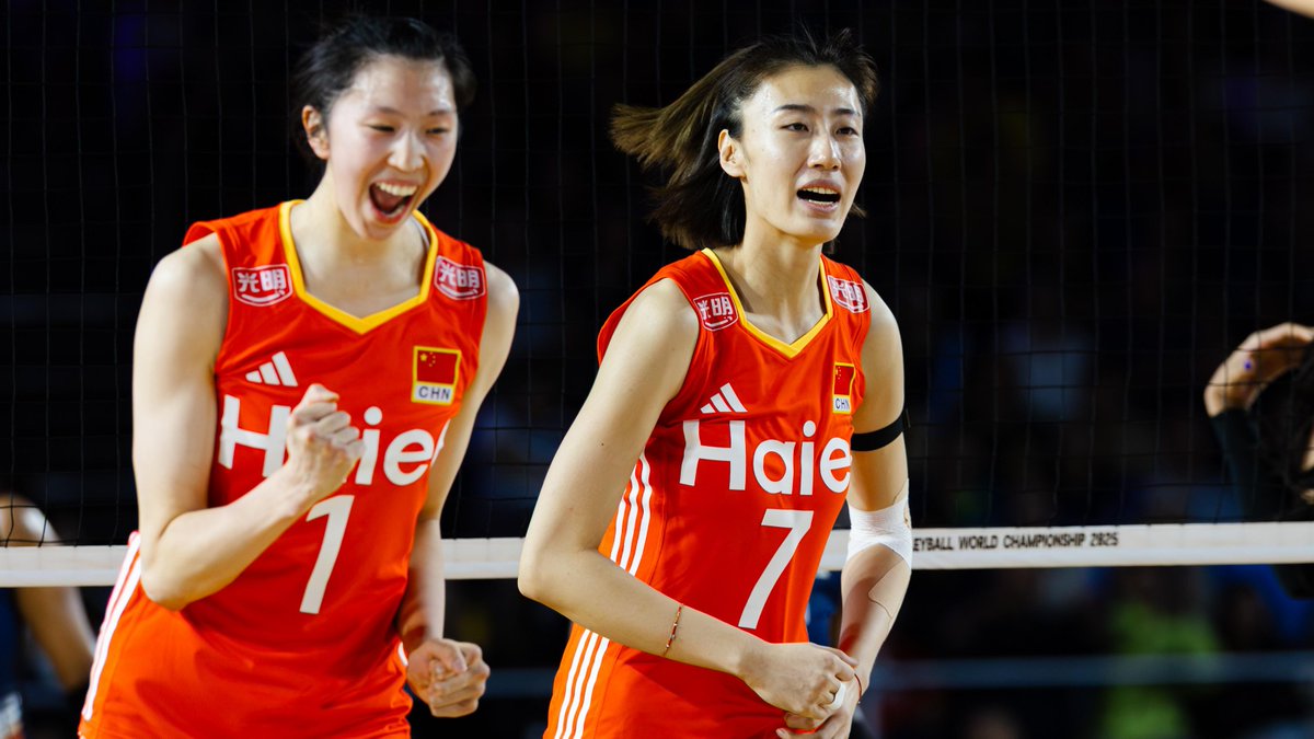 #Thailand2025: China 🇨🇳 swept Dominican Republic 🇩🇴 3-0 to secure #1 in Pool F! 🔥 📺 Watch the replay on VBTV: 🛍️ Grab your World Champs Merch now: 🏐 #WWCH #Volleyball #ElectrifyingThailand