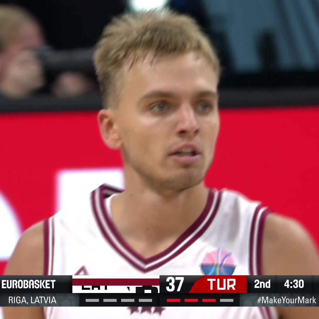 ON FIRE 🔥🔥🔥 11 straight points from Arturs Zagars in the 2nd quarter! 🇱🇻 #EuroBasket