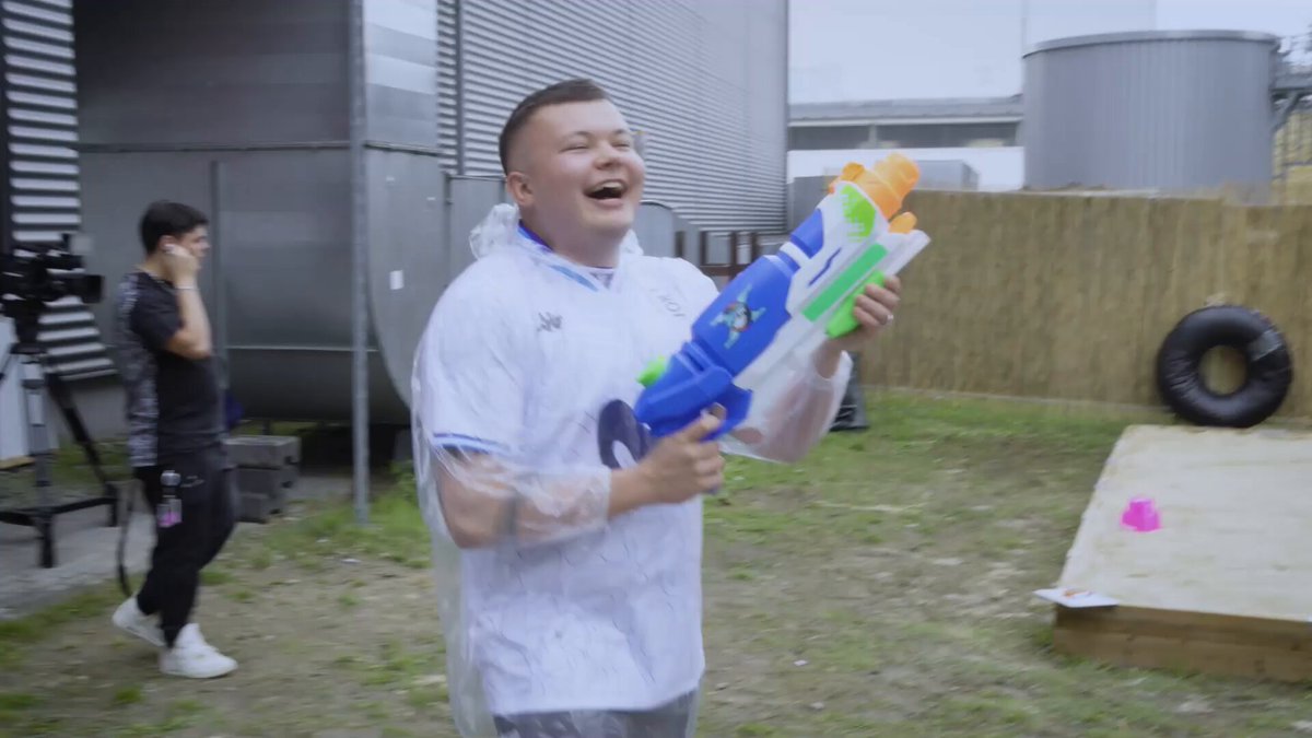 Sergio Ferra: "Gente estoy para debutar en la Rising eh" El duelo más peligroso del astro oscense: