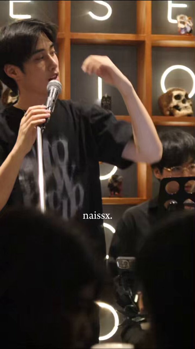 เห็นมีคนถามหาเรื่องร้องสด อยากให้ลองฟังนี่ก่อน อินเอียร์ก้อไม่ใส่ แล้วเพลงโหดเกิน ฉันไม่ต้องการตัวเธอในตอนนี้ - little john ㅠ ㅠ #tle_mtm , #เติ้ลเฟิร์สวัน #tlefirstone