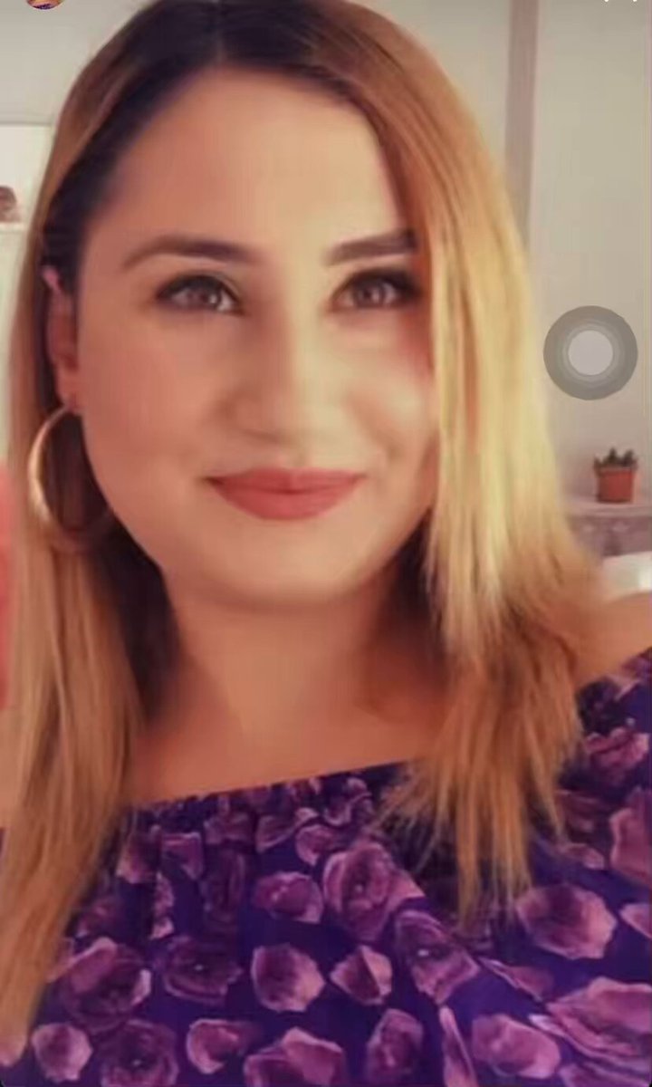 💢PINAR SEVİM ADALET BEKLİYOR❗️ ❗️KORUMAYIN , YARGILAYIN ARTIK❗️ 💢 Olaydan 3 ay sonra verilen tutuksuz yargılamada “Atılı suçun işlendiği hususunda KUVVETLİ ŞÜPHE sebepleri bulunmakta ise de bu aşamada adli kontrol koruma tedbirlerinin yeterli olacağı “KANAAT”edilmekte ”denilerek tutuksuz yargılamayla adaletin sağlanmadığı 551 GÜN❗️ 💢18 ay oldu kardeşim Pınar bizden alılalı ve buna sebep olanlar hala cezasız ❗️ 💢Her akşam 21:30 da ADALET için , kardeşim Pınar için , kadın cinayetlerinin en ağır şekilde cezalandırılması için sormaya devam edeceğiz. Lütfen sizde ses verin. Sen olmazsan bir eksiğiz ❗️ 3.Duruşmada da Hacettepe Adli Tıp Ana Bilim Dalında hazırlanan raporda kardeşimin intihar etmediği açık, net bir şekilde bilimsel olarak belirtilmiş olmasına rağmen, savcının tutuklu yargılama talebi , bir hakimin tutukluluğun uygunluğu görüşüde dikkate alınmayarak oy çokluğu ile tutuksuz yargılama kararı verildi❗️ 💢Lütfen raporun değerlendirmelerini okuyun ve sanığın nasıl korunduğunu görün❗️ 💢 Bir taraftan kuvvetli suç gören , gösterilen davranışların suç ve cezadan kaçmaya yönelik olduğu söylenirken( iddianame) Diğer tarafta kuvvetli suç şüphesine rağmen KAANAT ❗️ gösterilerek serbest bırakan yargı sistemi ❗️❗️❗️ Soruyoruz ve her gün soramaya devam edeceğiz sanığı ayrıcalıklı kılan ne var ❓ Ya da sanığın haklılığını gösteren bir belge var mı ellerinde ❓ ADALET İSTİYORUZ ❗️❗️❗️ T.C. Adalet Bakanlığı Yılmaz TUNÇ T.C. Aile ve Sosyal Hizmetler Bakanlığı Kadın Cinayeti | #KadınaŞiddeteHayır Kadın Davaları Kadın Cinayetlerini Durduracağız Platformu (yeni) Kadın Koalisyonu Gökçe Gökçen TİP'li Kadınlar CHP Kadın SES Eşitlik, Adalet, Kadın Platformu Kadının Sesi Platformu Kadın Cinayetlerine Karşı Feministler Kadının Sesi Platformu esikplatformu Önce Çocuklar ve Kadınlar Derneği 🇹🇷CUMHURİYET KADINLARI TM🇹🇷 Mor Çatı T.C. Adalet Bakanlığı Yılmaz TUNÇ #PınarınFailiTutuklansın #PınarAdaletBekliyor #PınariçinAdalet #PınarınSesiyiz