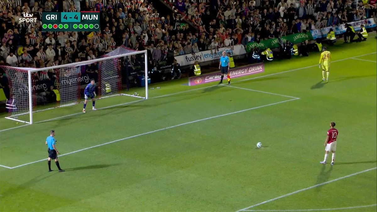 Matheus Cunha is DENIED by Pym! 🚫 We're all square! #ITVFootball | #MUFC | #GTFC | #CarabaoCup