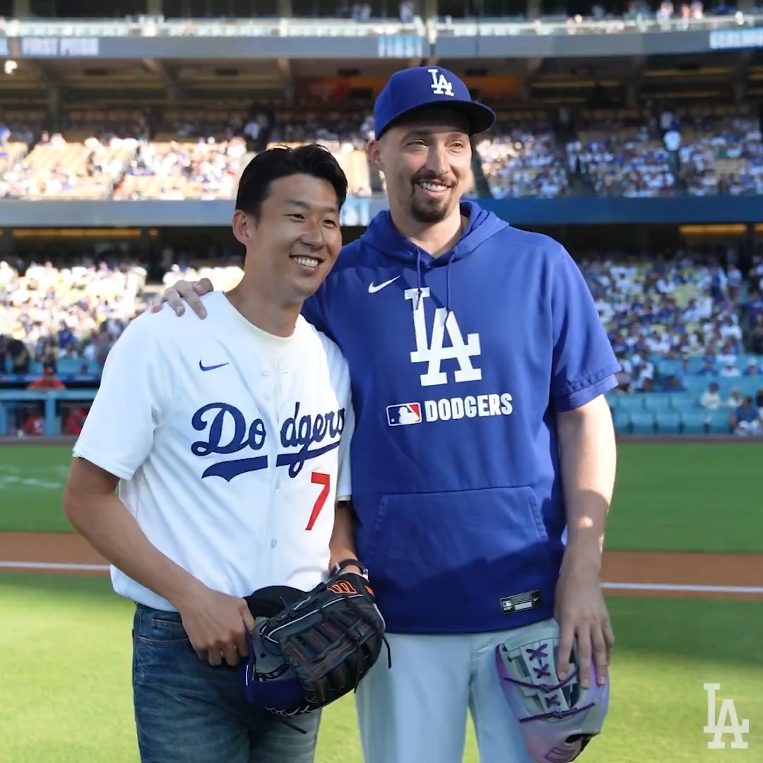 What a first pitch from Sonny! 🔥
