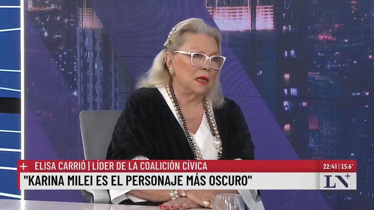 💬 "Que Sturzenegger se calle la boca". Lilita Carrió arremetió contra el ministro de Desregulación por afirmar que “la Coalición Cívica es funcional al kirchnerismo”. 📌 En #MásPeriodismo con Joaquín Morales Solá
