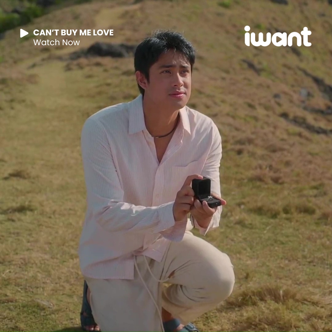 He knelt to the ground and pulled out a ring... 💍 We love romantic proposals. 🥰😍 #CantBuyMeLove #BingLing