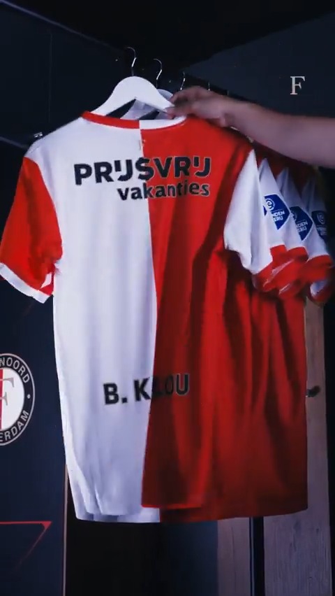 Squad list Feyenoord Legends: +𝟓 👕 Details ☞ Feyenoord App