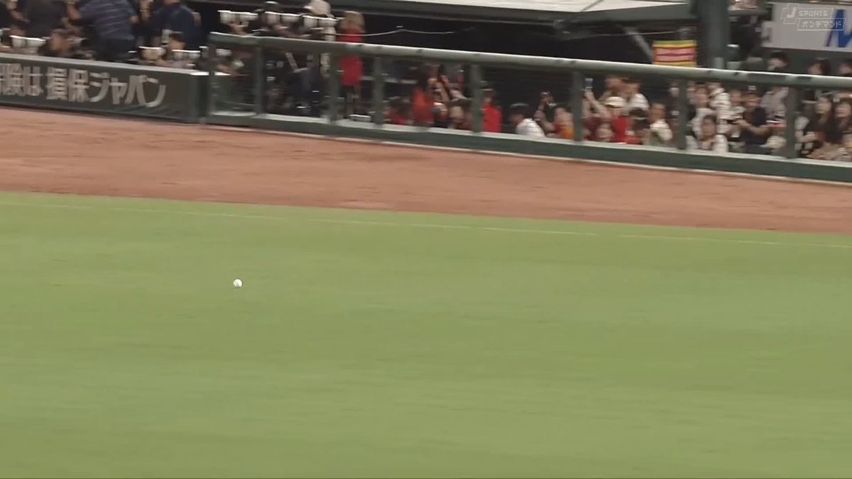 ⚾2回裏⚾ #ファビアン 技ありの一打👏 さらに2点を追加でリードを広げる🎏 広島5-2巨人 J SPORTSオンデマンド LIVE配信中✨