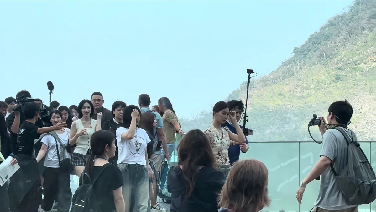 Jeongyeon, Mina, Dahyun, and Tzuyu spotted filming for something in Japan yesterday, possibly for the Japanese variety show where they surprise a ONCE 👀