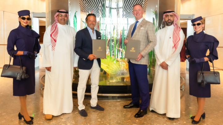 نعتز بإعلان شراكتنا مع Riyadh Air | طيران الرياض، في خطوة استراتيجية تسهم في ربط مطار Red Sea International Airport برحلات نوعية ✈️، وتفتح آفاقًا جديدة أمام السياحة الفاخرة في السعودية. معًا سنعمل على تقديم تجارب حصرية للضيوف، تجمع بين تميز السفر الجوي وجمال منتجعاتنا السياحية المتجددة في #وجهة_البحر_الأحمر ⛰️🌊. للمزيد: