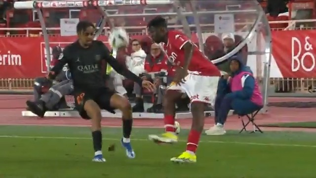 🦁 Wilfried Singo, çok soğukkanlı… 🟡🔴 Singo, Galatasaray için İstanbul’da! #beINSPORTS