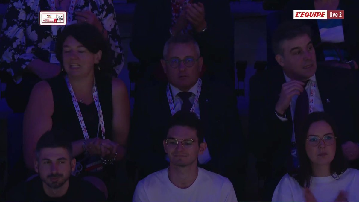 Les Bleus font la course en tête dans le second set Les Mondiaux à suivre sur L'Équipe live > #lequipeBADMINTON #Paris2025 #BWFWorldChampionships
