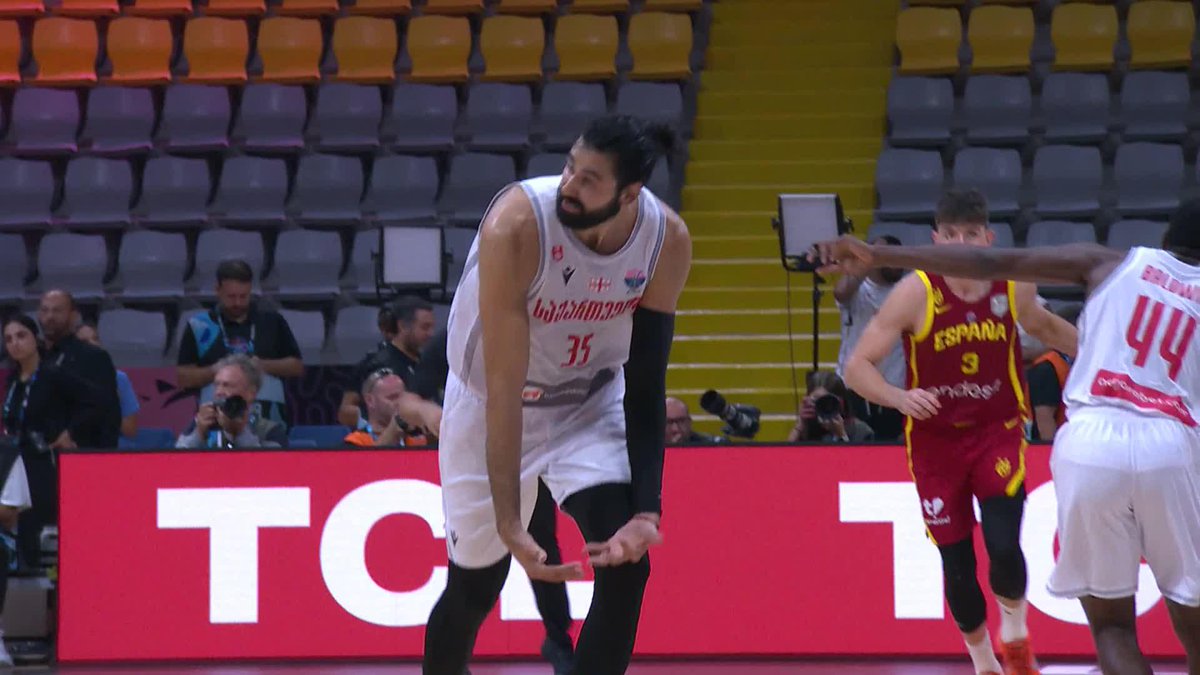 📞 CALL THE FIRE DEPARTMENT. GOGA IS ON FIRE MAAAAAAAAAN 🧯 #EuroBasket