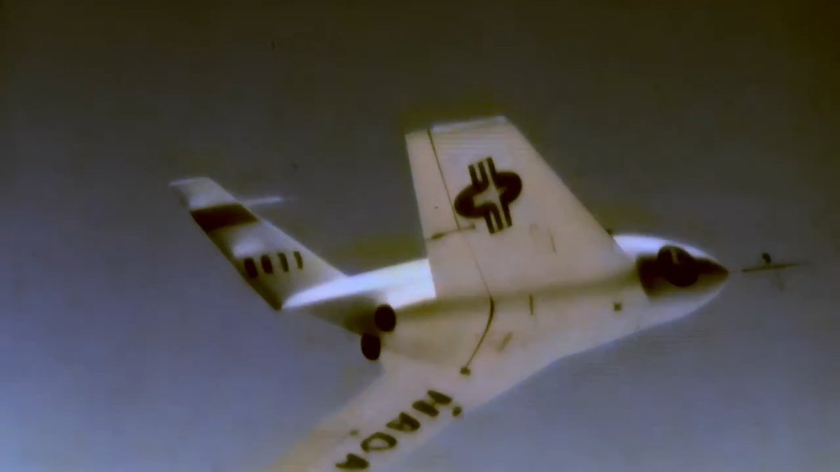 Here's an interesting look at the Northrop X-4 Bantam, built in 1948 with no horizontal tail and depended on the wing control surfaces for roll and pitch attitudes. Very similar to the German Me 163. It failed mainly due to lack of a modernized flight control system.😎