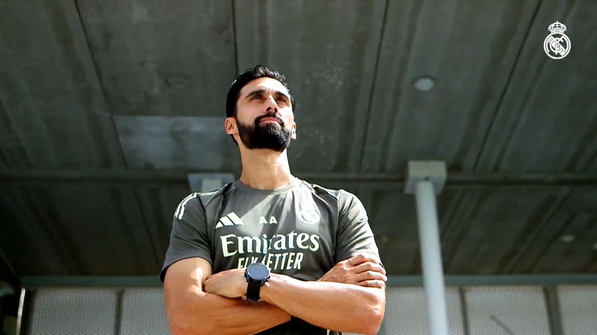 🗣️ Álvaro Arbeloa 🗣️ 👉 "Es una plantilla con un talento muy grande, con una capacidad técnica enorme. Muy contento con los jugadores que tengo ahora mismo".