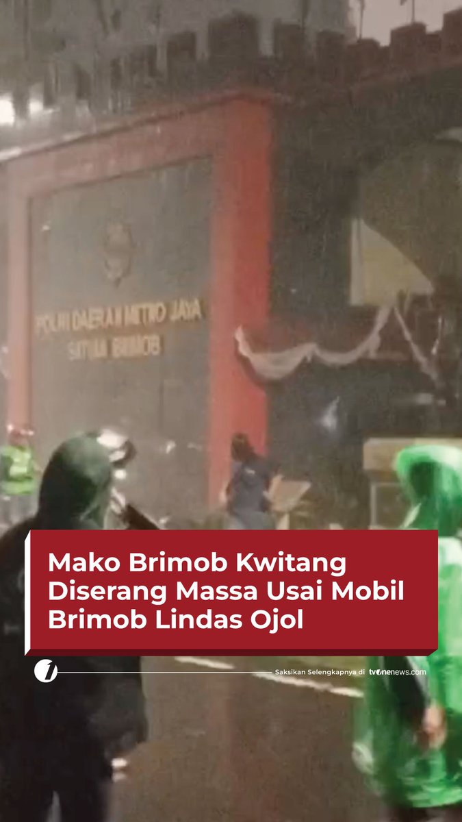 Viral di media sosial video aksi kerusuhan yang terjadi diarea Mako Brimob Polda Metro Jaya kawasan Kwitang pada Kamis (28/8/2025). #HardNews_Demonstrasi #FlashOne #CariBeritaditvOne #DemoDPR #DPRRI #MakoBrimob #FO04 #Brimob