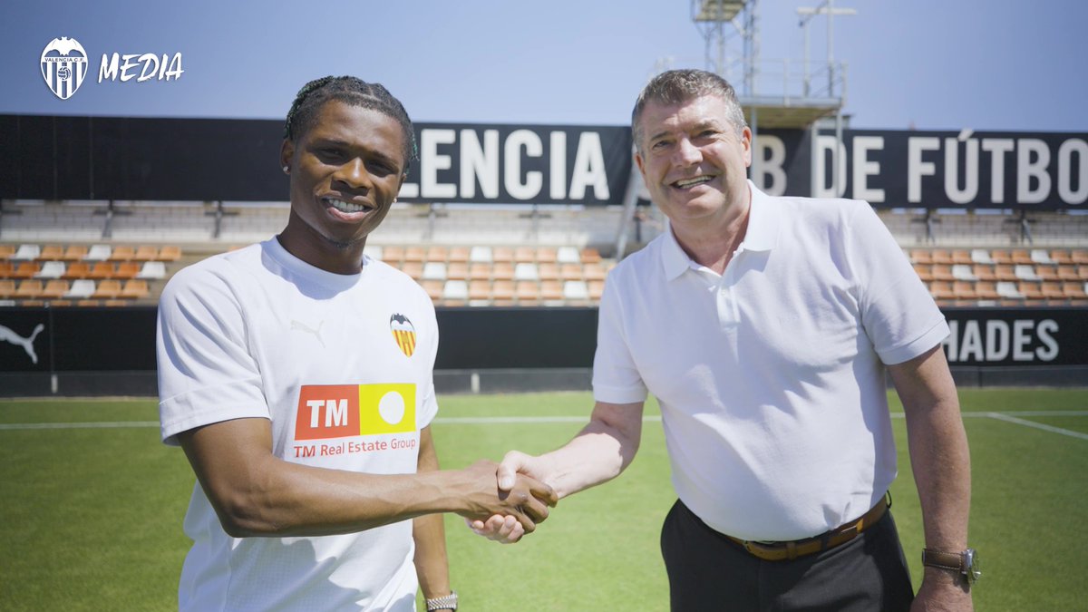 💬 Largie Ramazani: "Estoy muy contento, ilusionado y con muchas ganas de empezar" 🎙️ Primeras declaraciones del nuevo jugador del Valencia CF #BenvingutRamazani #ADNVCF